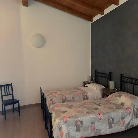 Hotel Samarcanda & Parking Di Parmigiani Silvia *