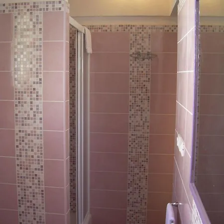 撒马尔罕达酒店 *